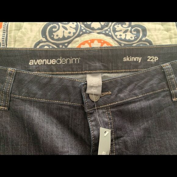 NWT - plus size Avenue Skinny Jeans 22 P - Picture 2 of 6